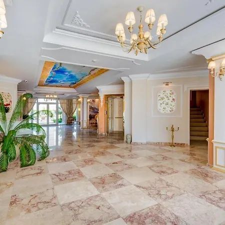 Izida Palace II 406 Апартаменты